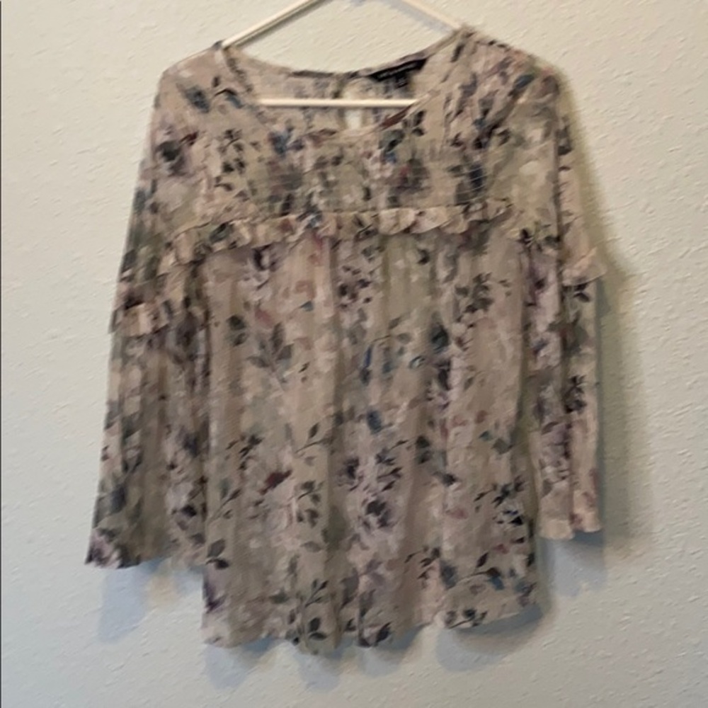 💜💜 Zac & Rachel Smocked Lacy Ruffly Top Size M